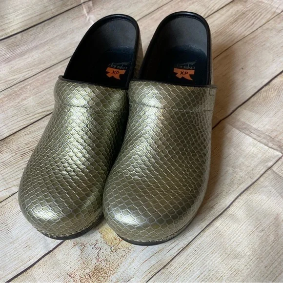 Dansko XP gold clogs. Size 42. 11.5-12 - Picture 2 of 11
